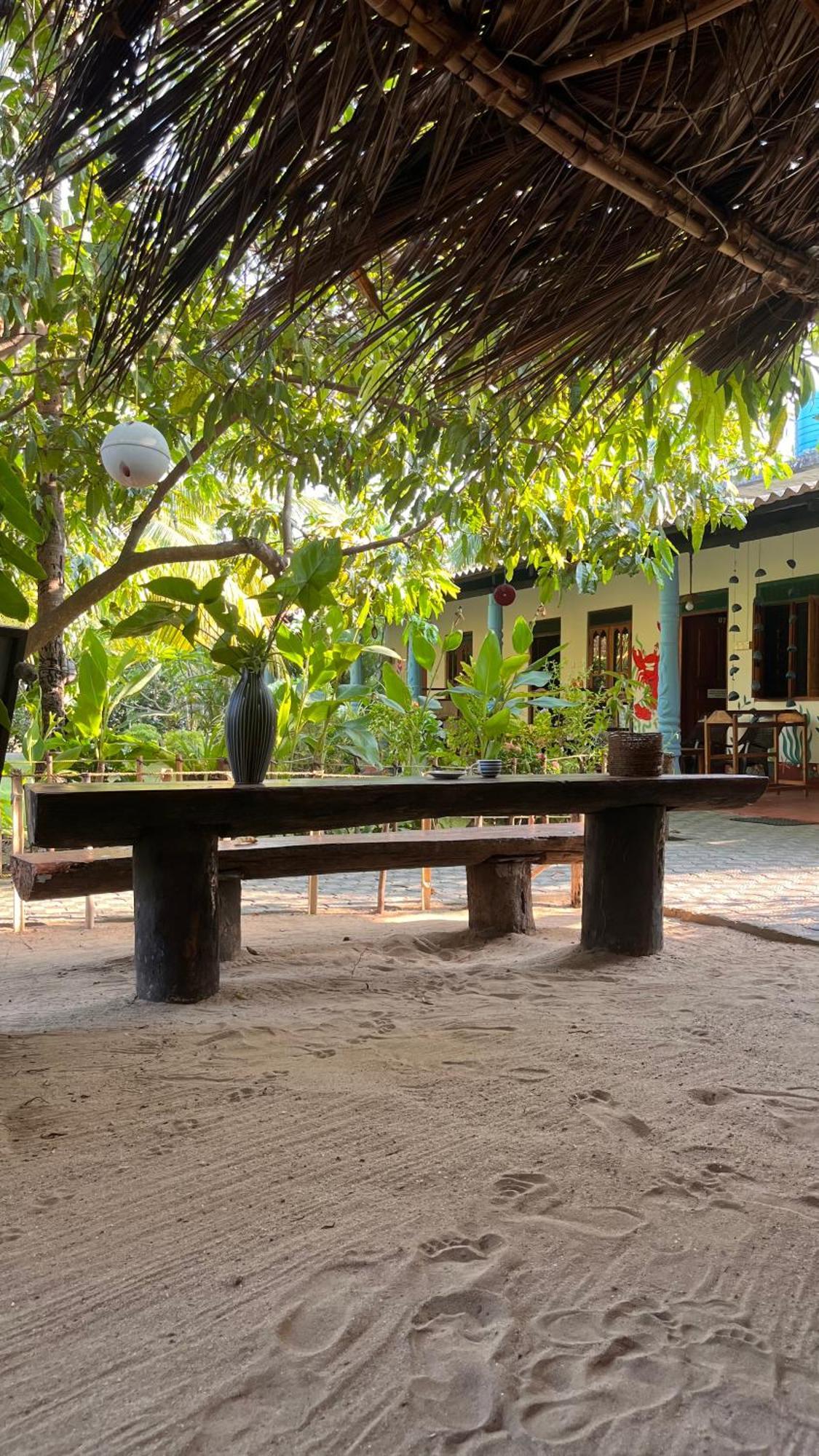 Lobster Inn Trincomalee Exteriör bild