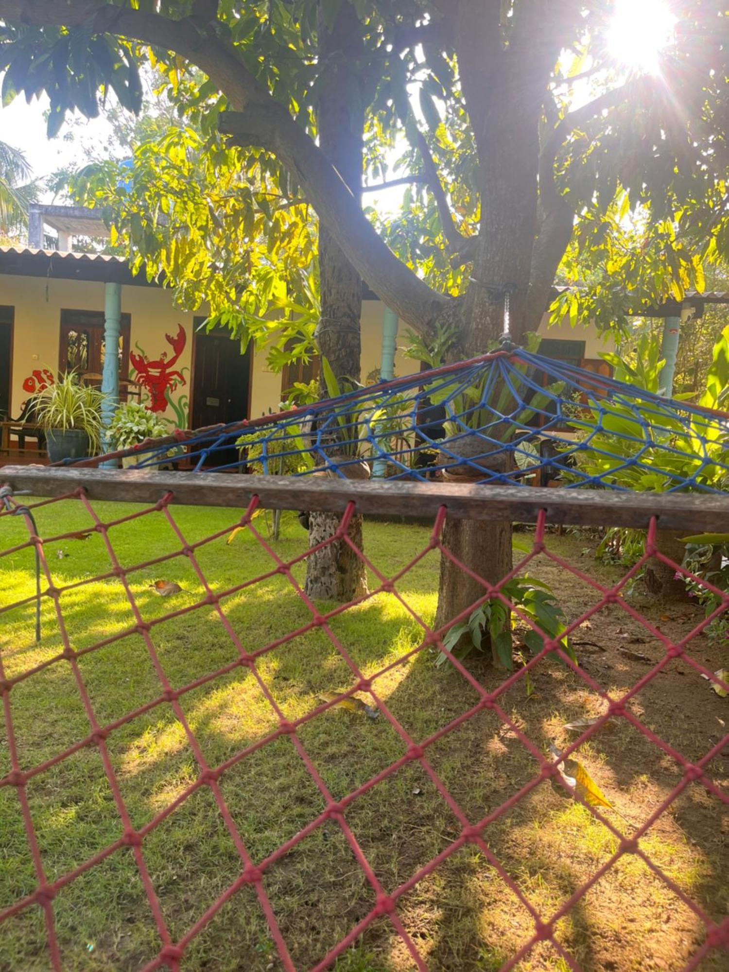 Lobster Inn Trincomalee Exteriör bild