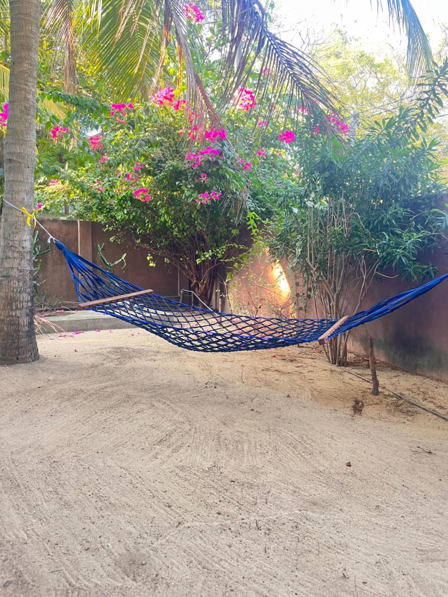 Lobster Inn Trincomalee Exteriör bild