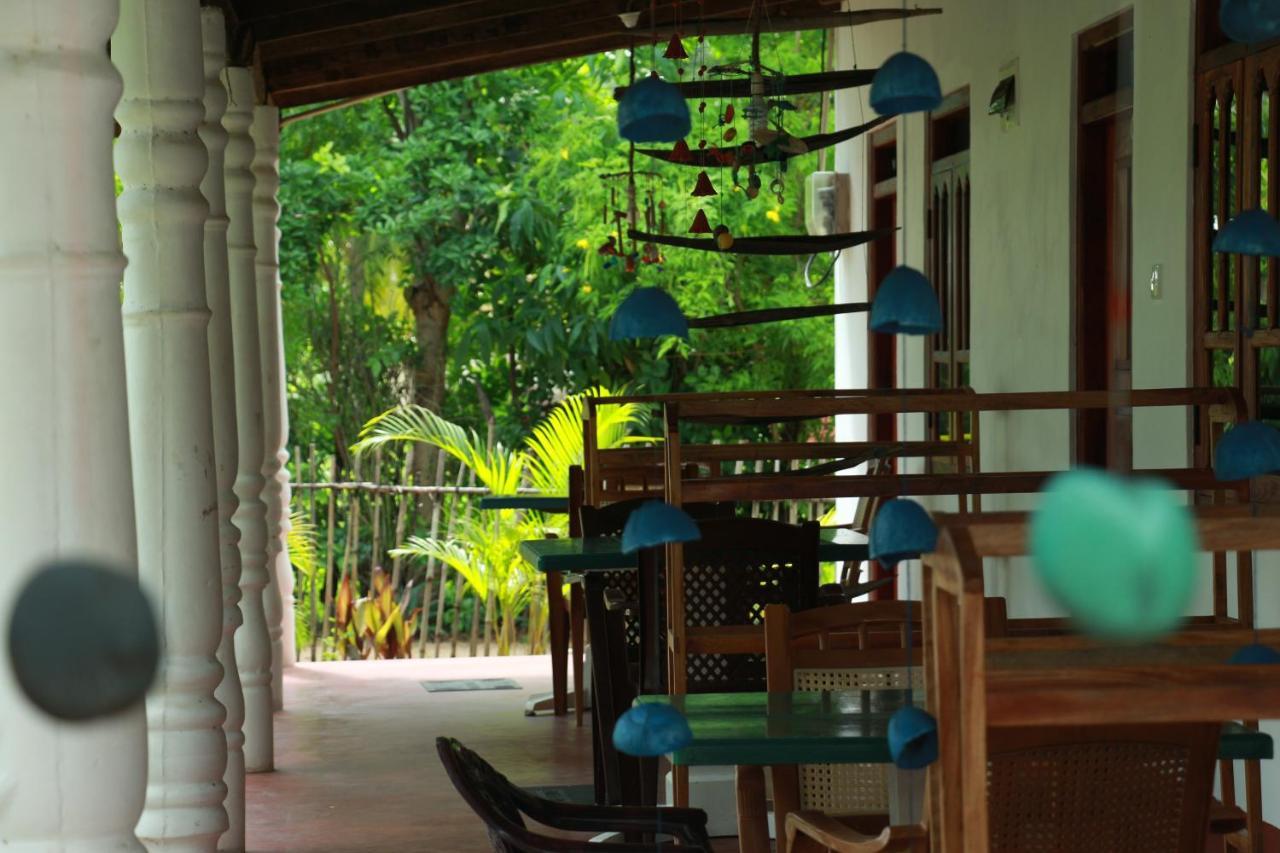 Lobster Inn Trincomalee Exteriör bild
